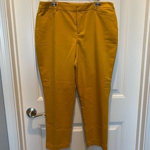 Roz&Ali Mustard Dress Pants (Capris)